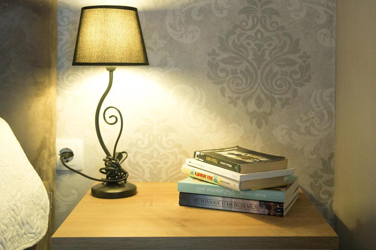 App Enterprise Umag Apartment Bagian luar foto