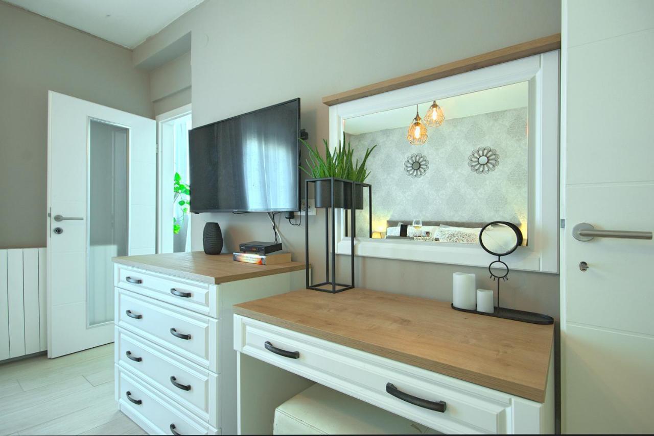 App Enterprise Umag Apartment Bagian luar foto