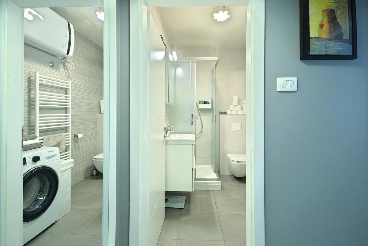 App Enterprise Umag Apartment Bagian luar foto