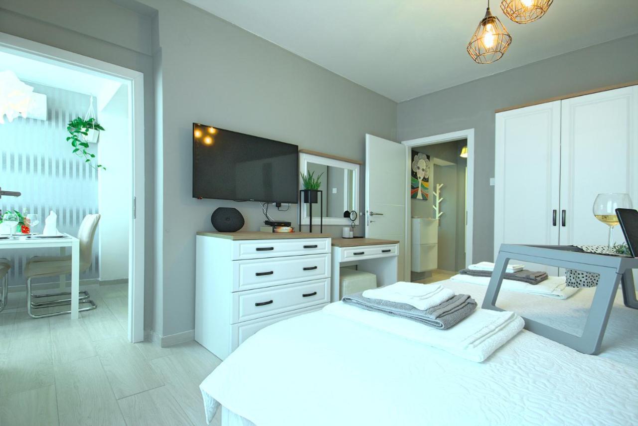 App Enterprise Umag Apartment Bagian luar foto