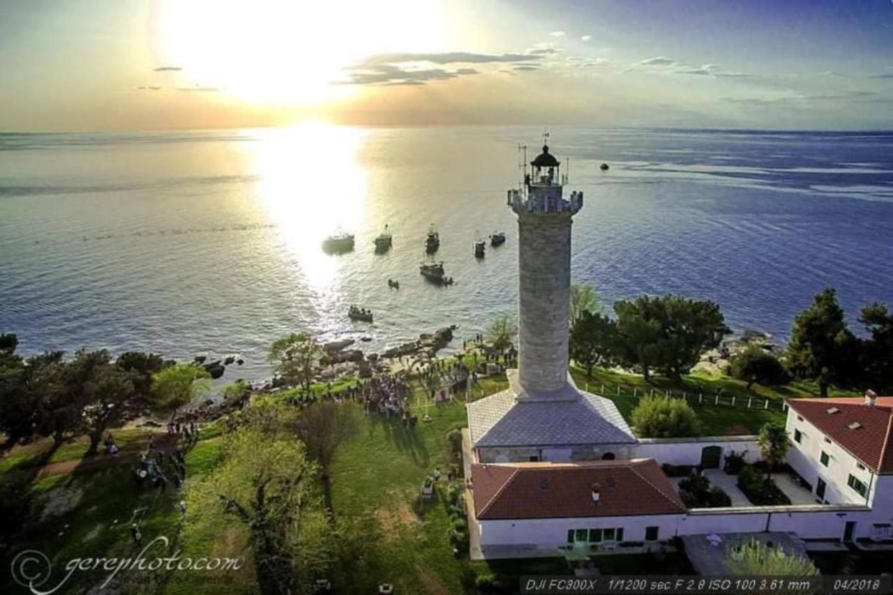 App Enterprise Umag Apartment Bagian luar foto